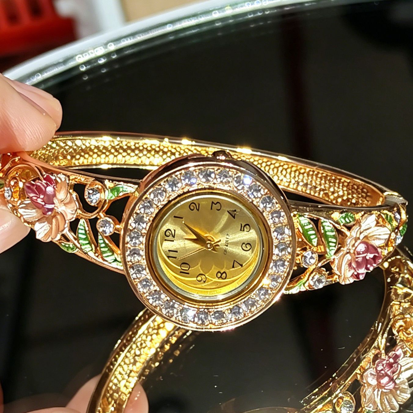Vintage Gold Enamel Flower Wri - огляд і ціна Jewelry Watches For Ladies