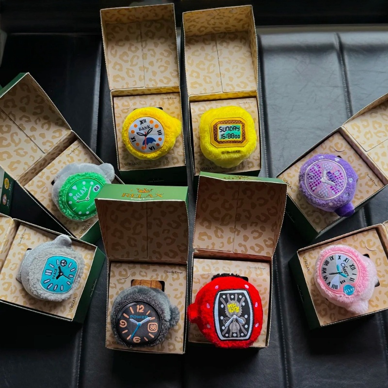 In Stock Pop Sunday Plush Rela - огляд і ціна Jewelry With Watches